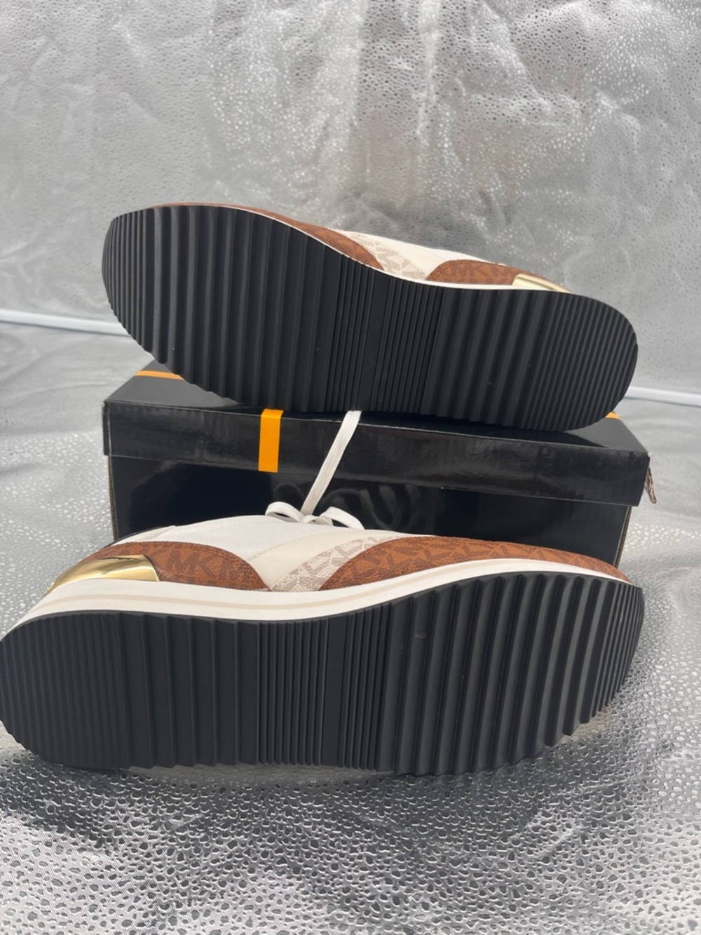 Michael Kors Women's Mariah Tan &White Trainers Platform Sneakers Size 10M - Picture 8 of 12